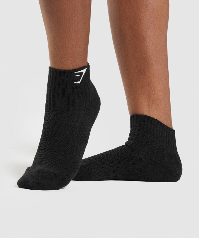 Calcetines Gymshark Sharkhead Embroidered Quarter 2pk Hombre Negros | aXnGzXSgA12