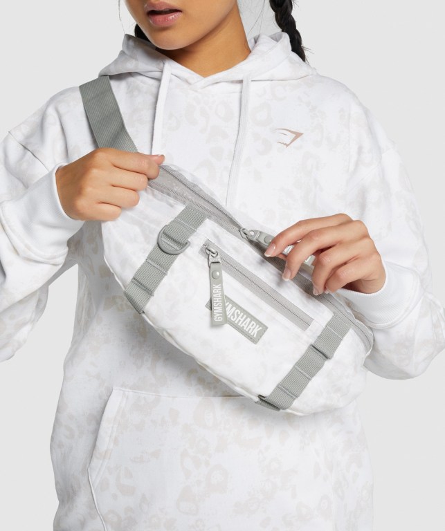 Bolsos Cruzados Gymshark Adapt Animal Sling Mujer Blancos Creme | dvLxBMySbz7