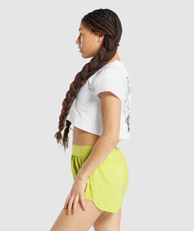 Camiseta Gymshark Pre-Workout Graphic Crop Mujer Blancos | sJsyWFnm7An