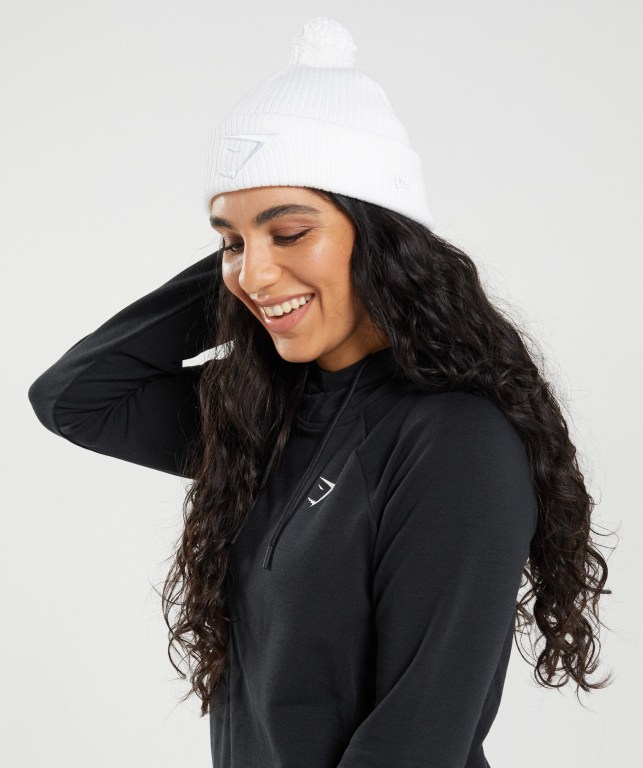 Sombreros Gymshark New Era Mini Pom Mujer Blancos | uUvgc6tDYD4