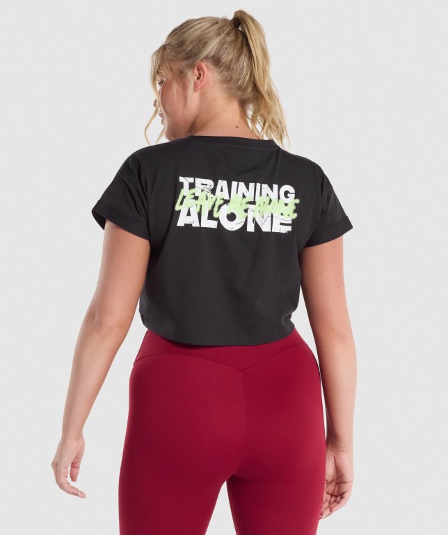 Sudaderas Gymshark Entrenamiento Alone Graphic Crop Mujer Negros | gjpMKVPamWH